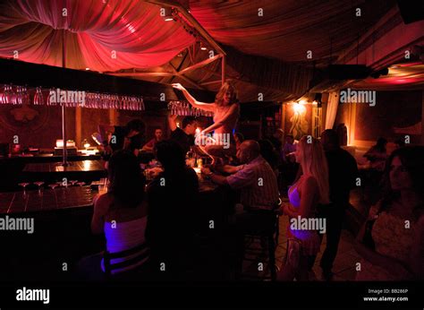Striptease/Lapdance Prostitute San Rafael