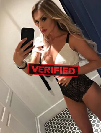 Amanda fucker Encontre uma prostituta Fiaes